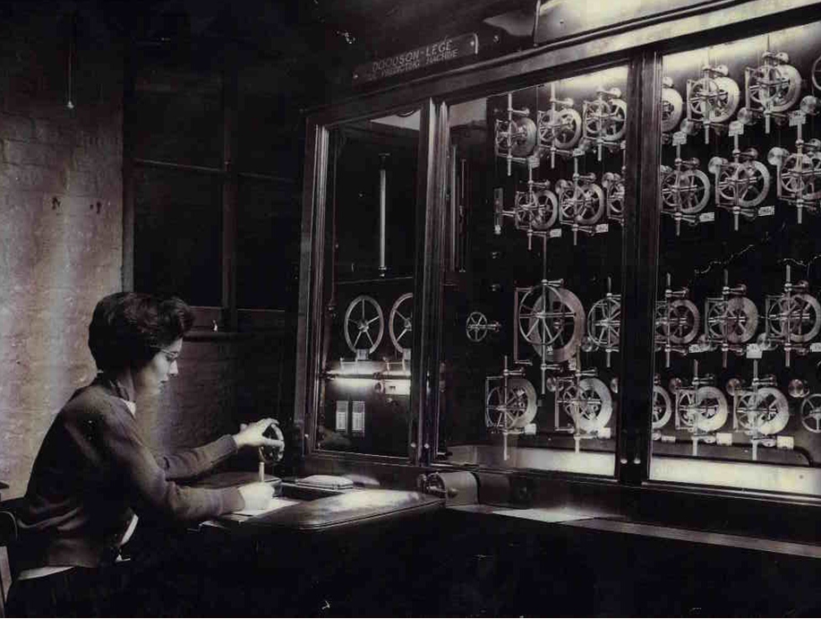 The Doodson-Légé Machine.